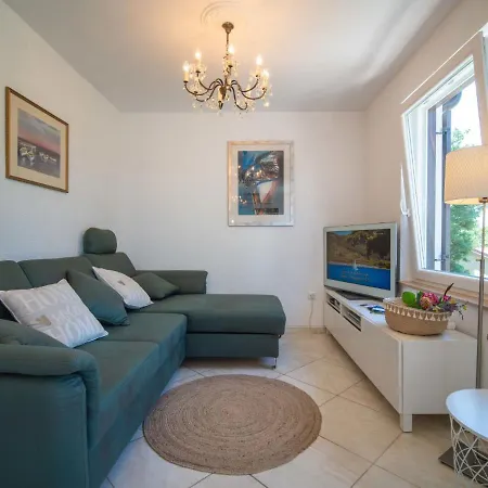 Holiday Home Vesna By Interhome Ferienhaus