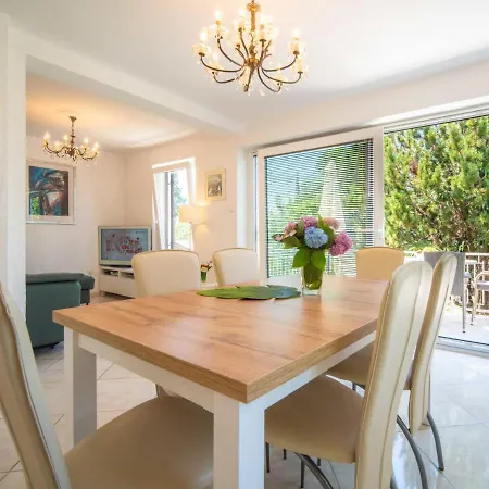 Ferienhaus Holiday Home Vesna By Interhome *